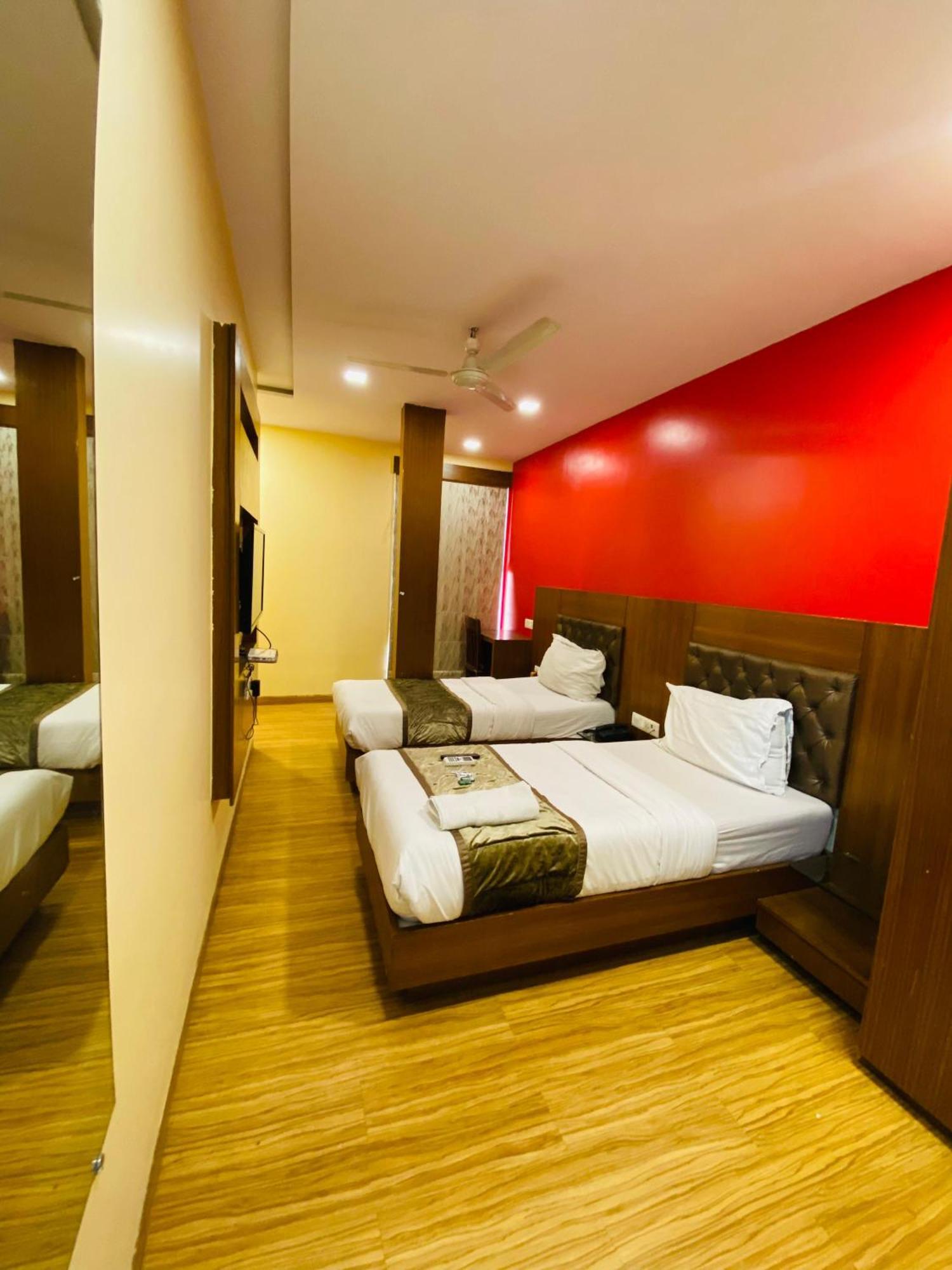 Hotel Arton Regency Near Terminal 2 Airport Bombaj Zewnętrze zdjęcie