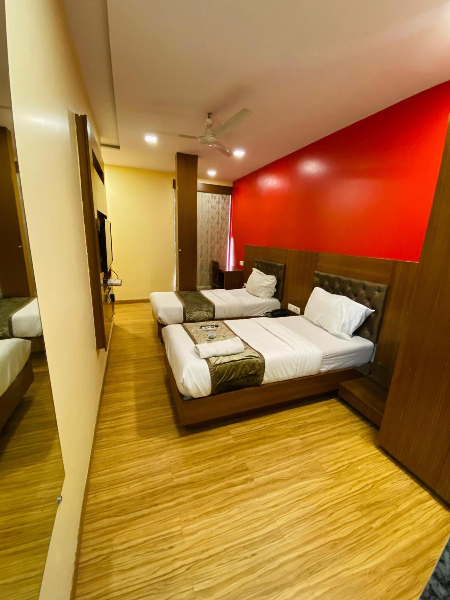 Hotel Arton Regency Near Terminal 2 Airport Bombaj Zewnętrze zdjęcie
