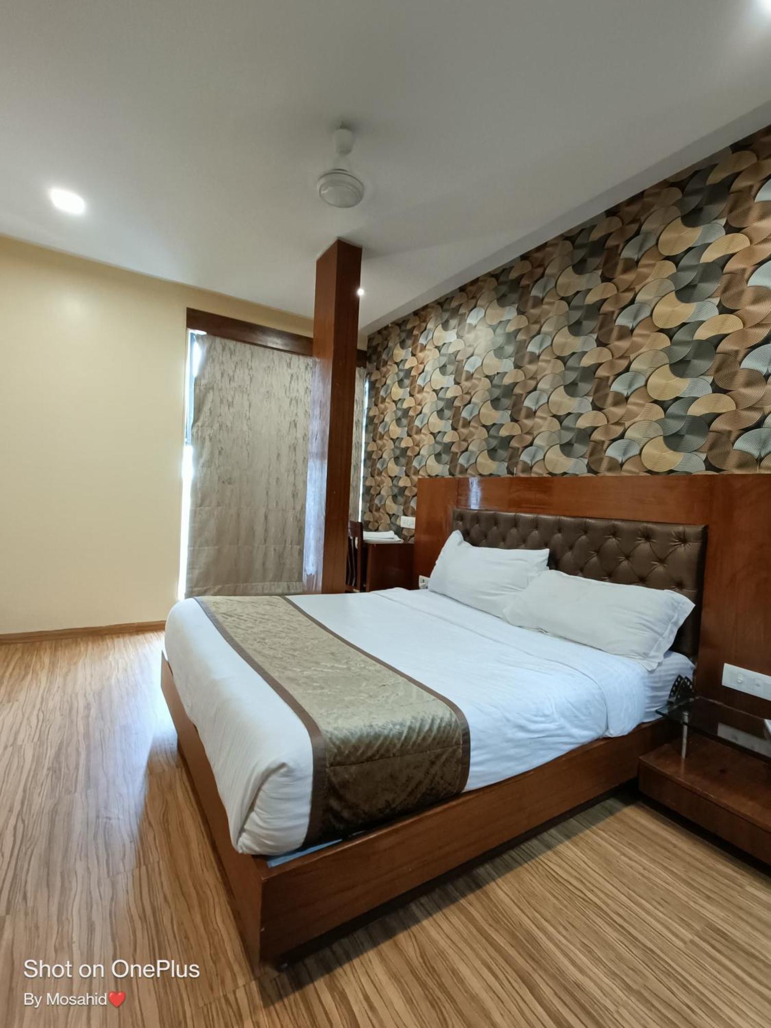 Hotel Arton Regency Near Terminal 2 Airport Bombaj Zewnętrze zdjęcie